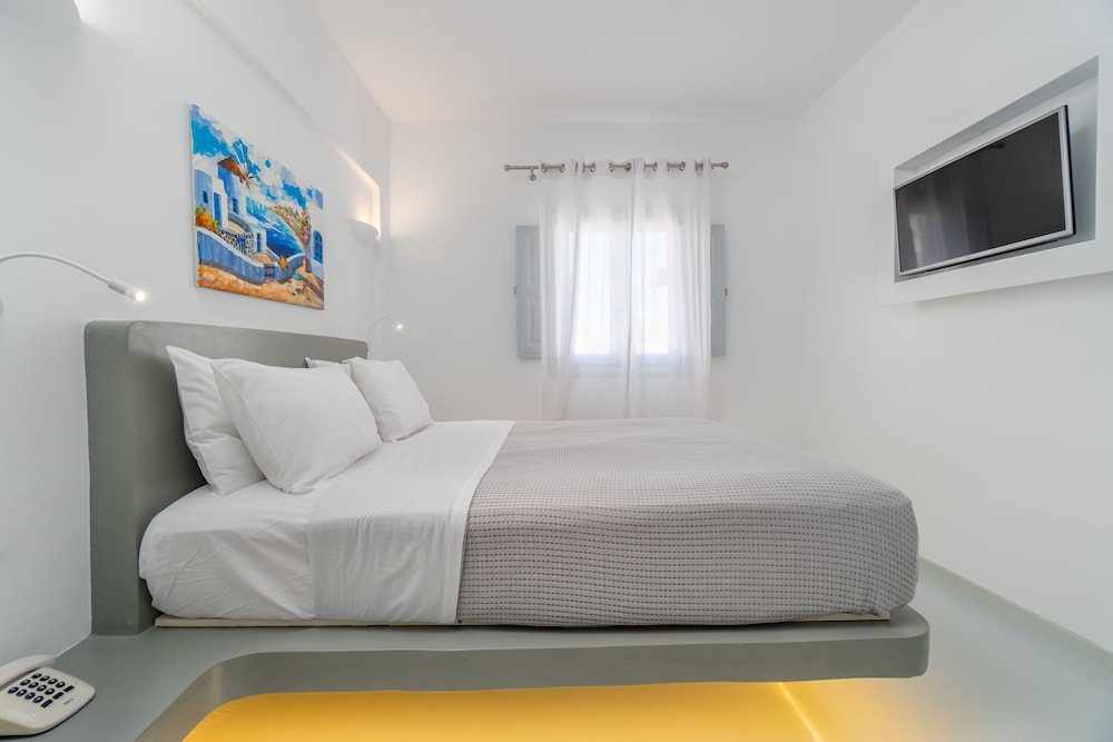 DELUXE, QUEEN BED
