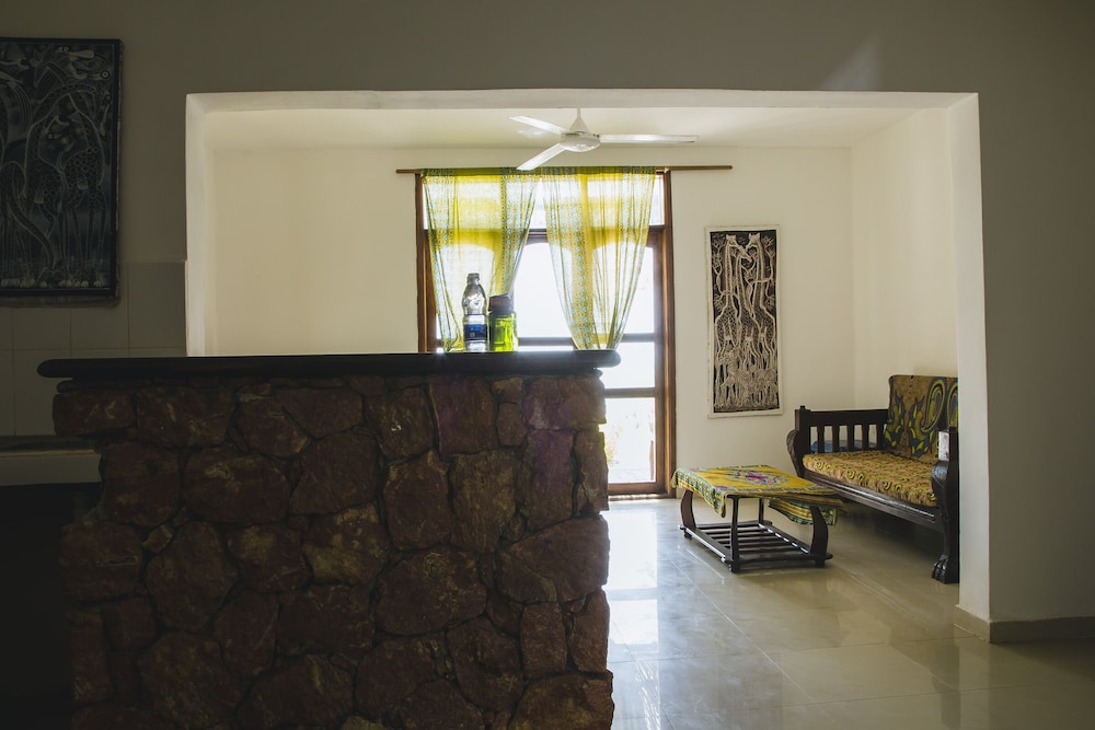 Moonshine Uroa Boutique Hotel 4/50