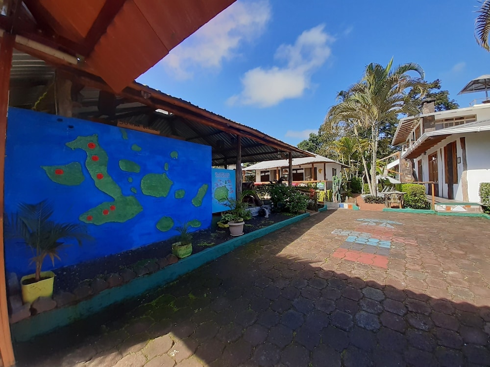Suymar Ecolodge Galapagos 67/75
