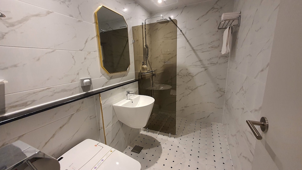 Hotel Amaranth 43/45