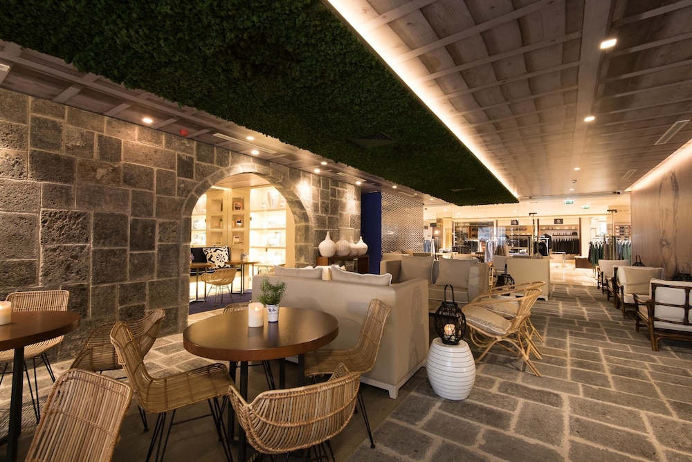 Casa Hintze Ribeiro 37/49