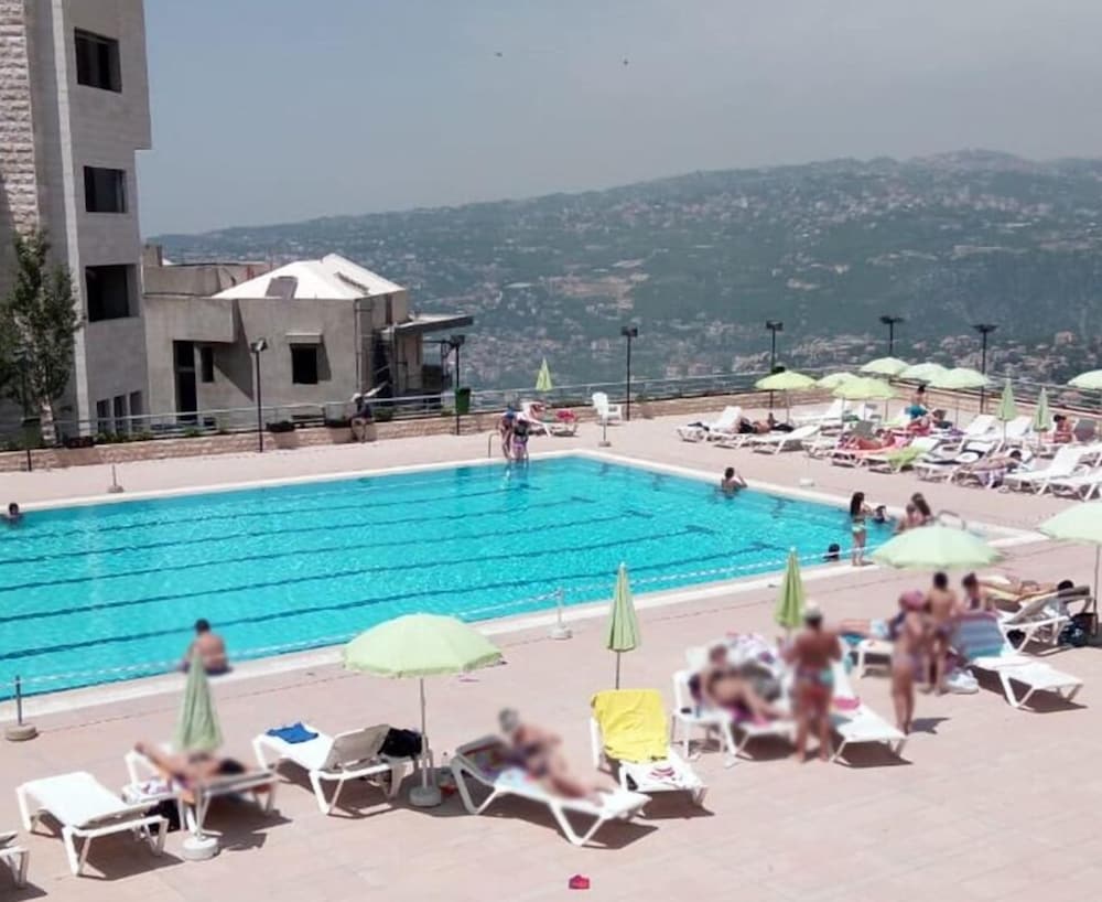 ONE TO ONE HOTEL 44/53