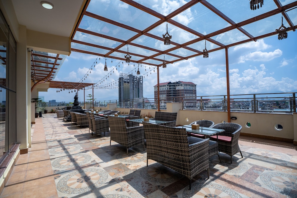 Surya Heritage Hotel 57/61