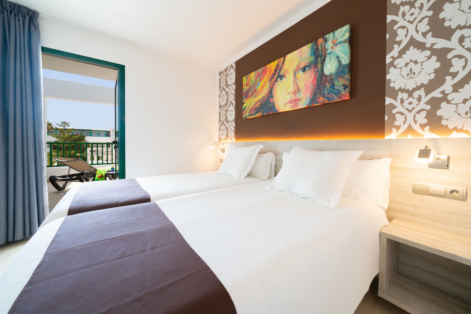 2 BEDROOMS, APARTMENT