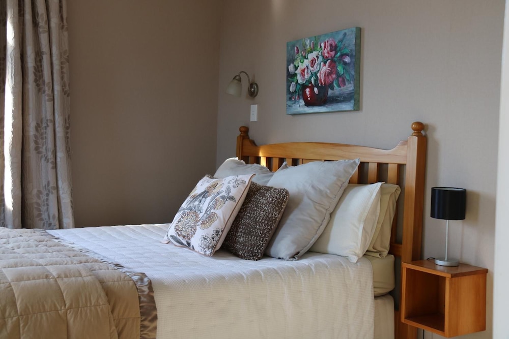 The Point Bed &amp; Breakfast 15/50