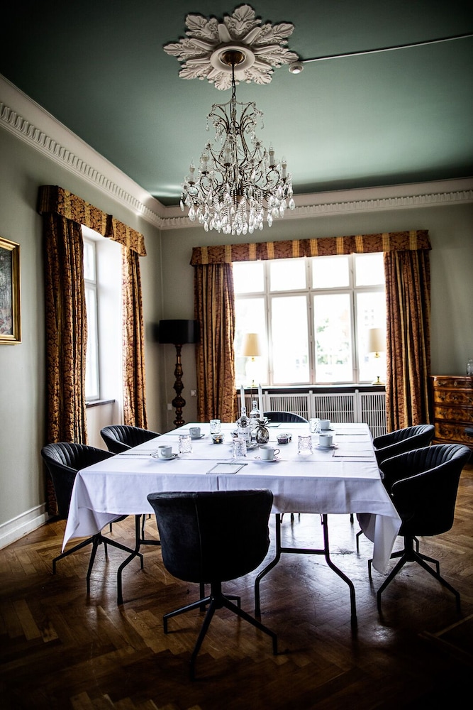 Fredensborg Store Kro 54/66