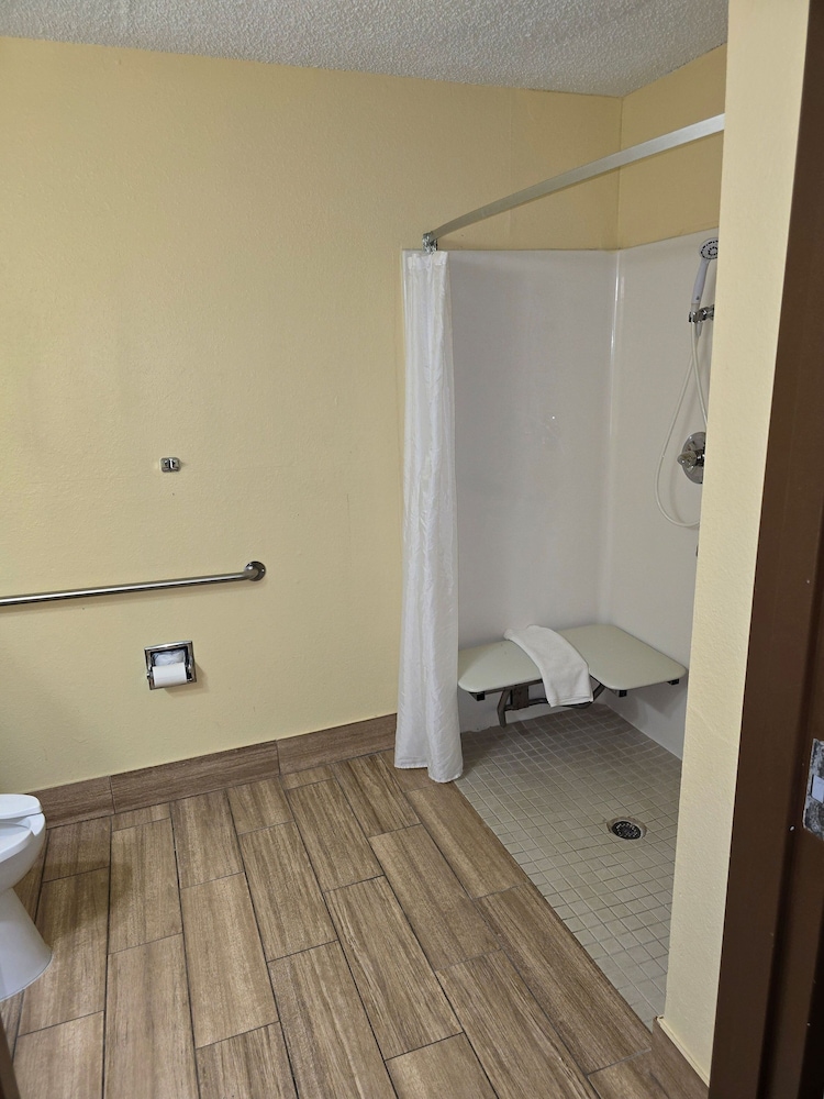 STANDARD, 2 QUEEN BEDS, ACCESSIBLE