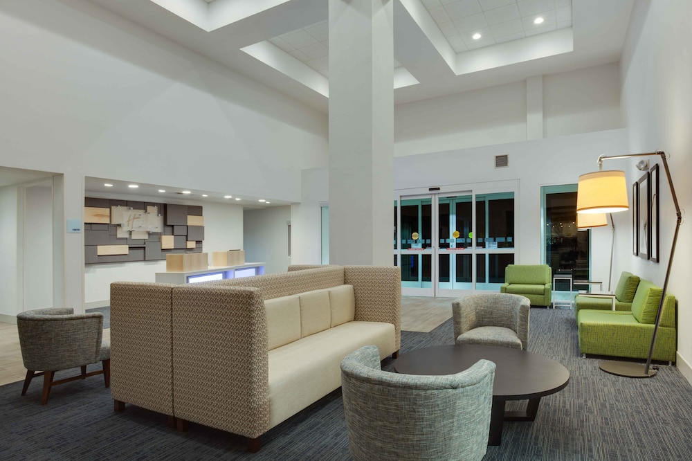 Holiday Inn Express And Suites Orlando International Airport 35/62