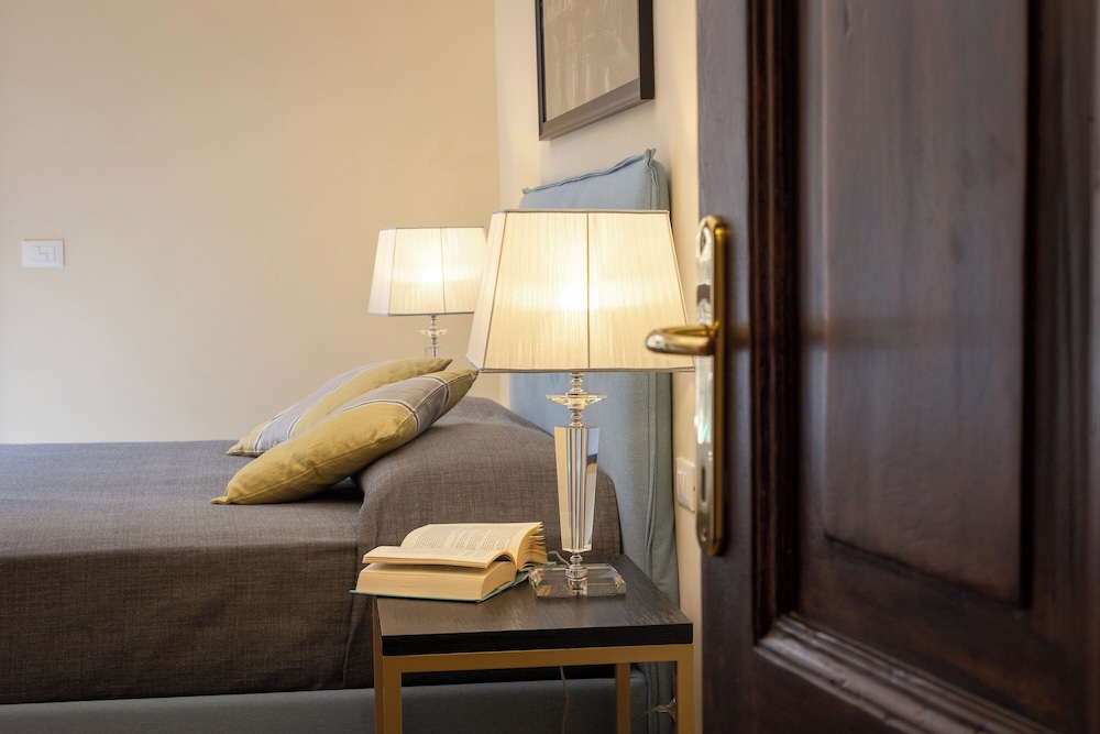 Prestigious Apartment Via Barberini 21/50