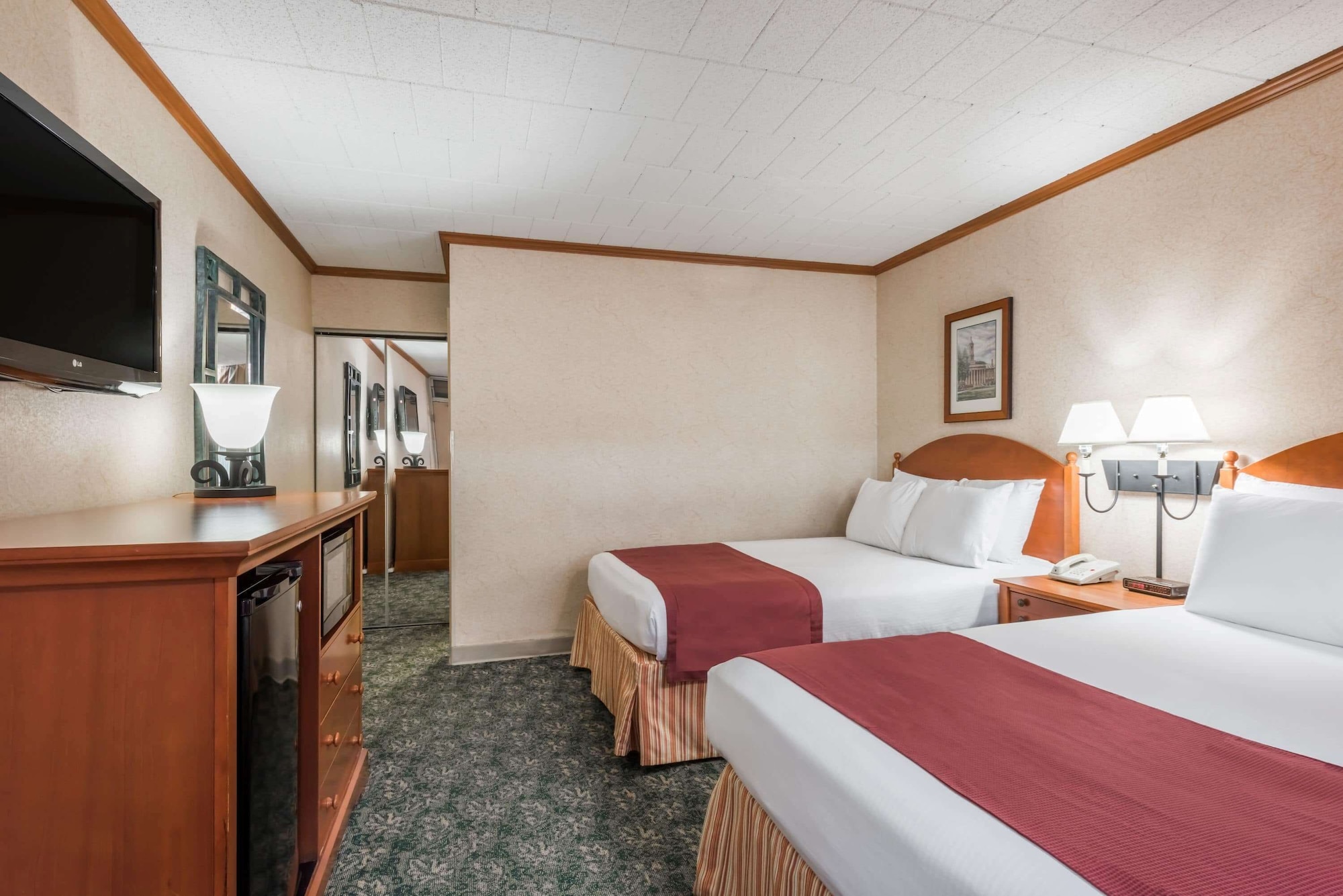 Room, 2 Double Beds, No Window
