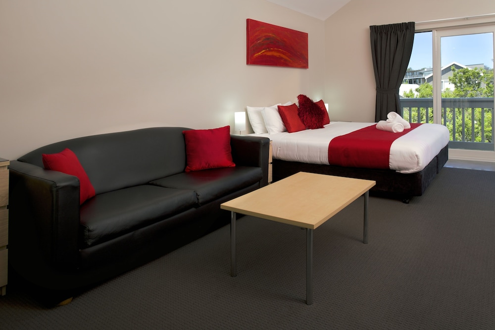 Boathouse Resort Studios & Suites 46/69