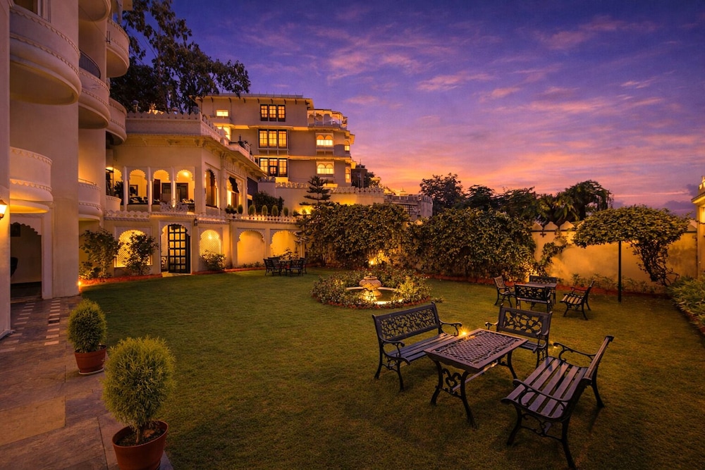 Hotel Swaroop Vilas 46/49