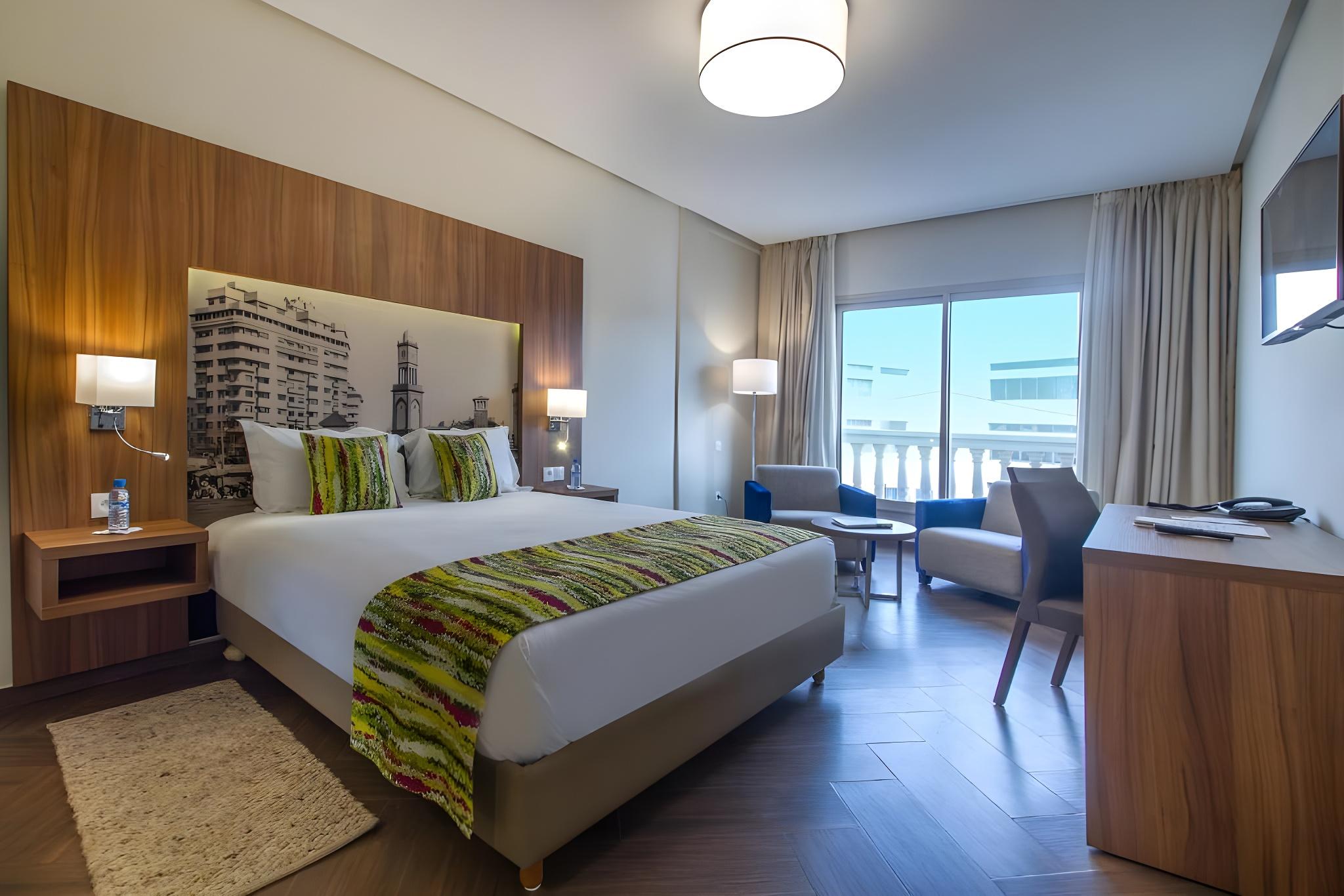 Bronze, Studio, Queen Bed