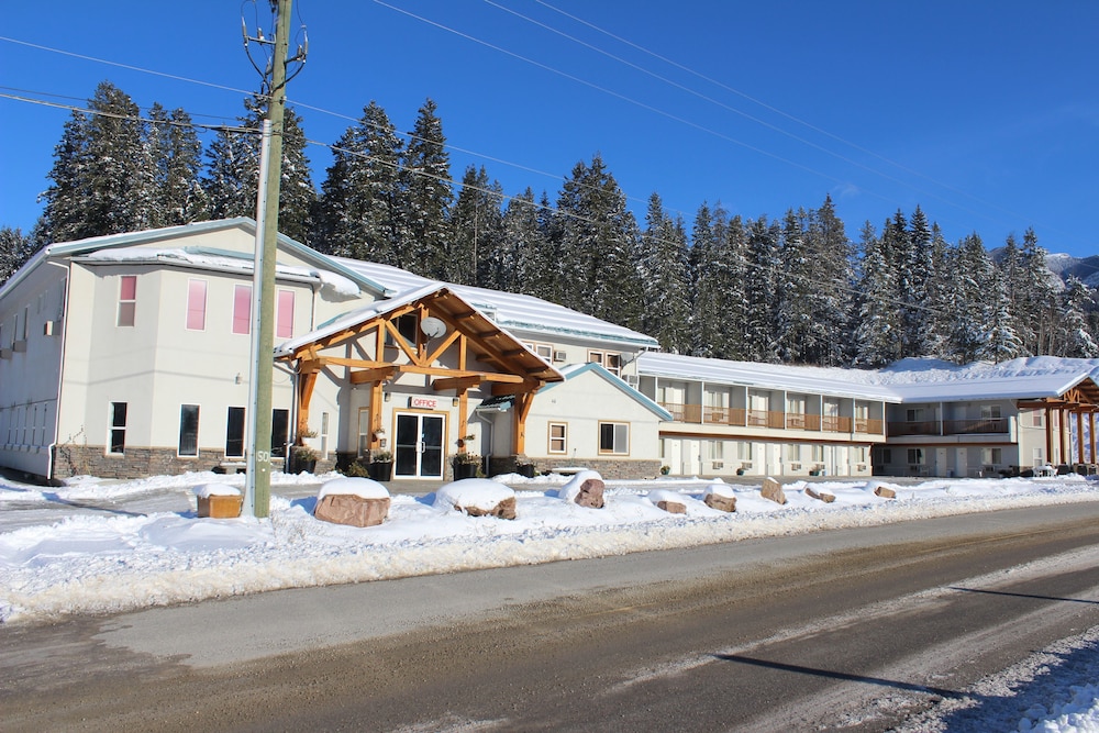 Golden Village Lodge 5/66