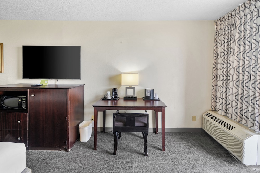 88 Palms Hotel and Event Center 45/59