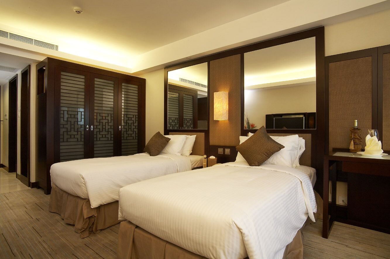 غرفة بسريرين منفصلين بإطلالة على الجبل، Royal View Hotel 4/7