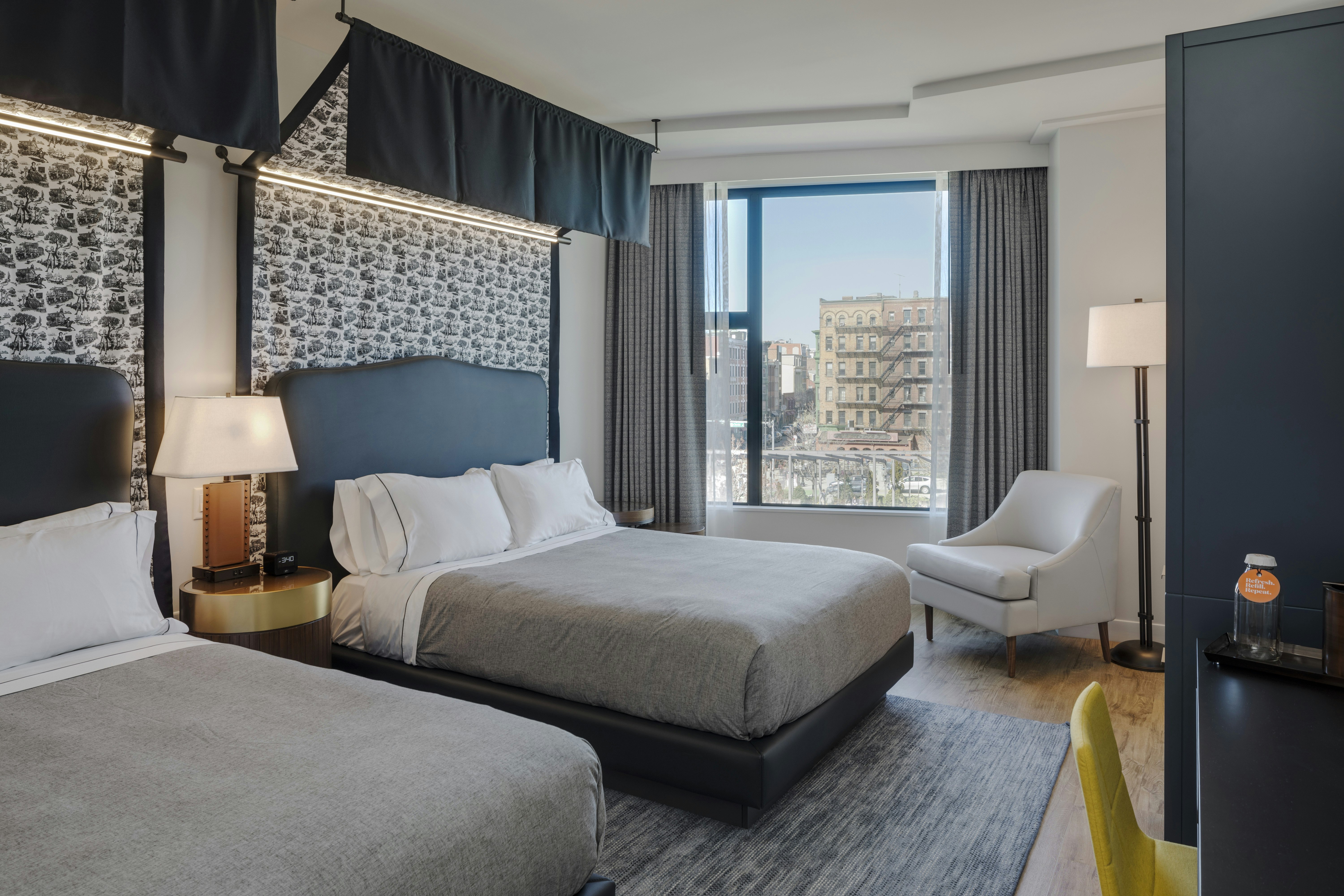 Room, 2 Queen Beds, City View