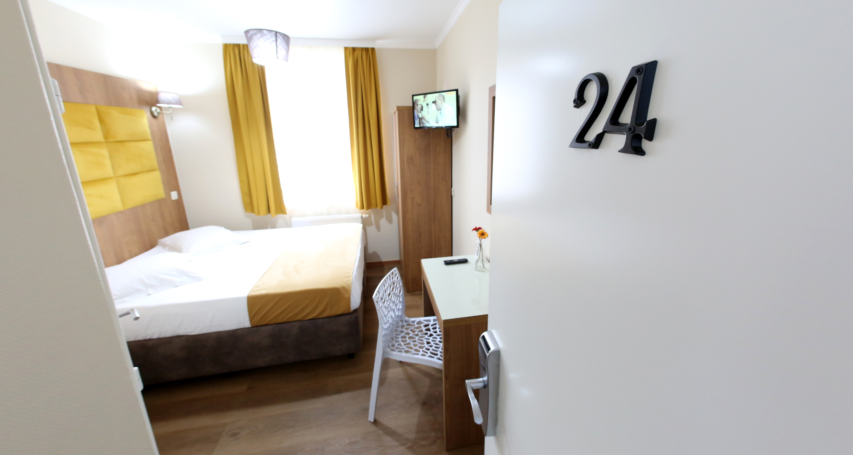 Sun Hotel 27/54