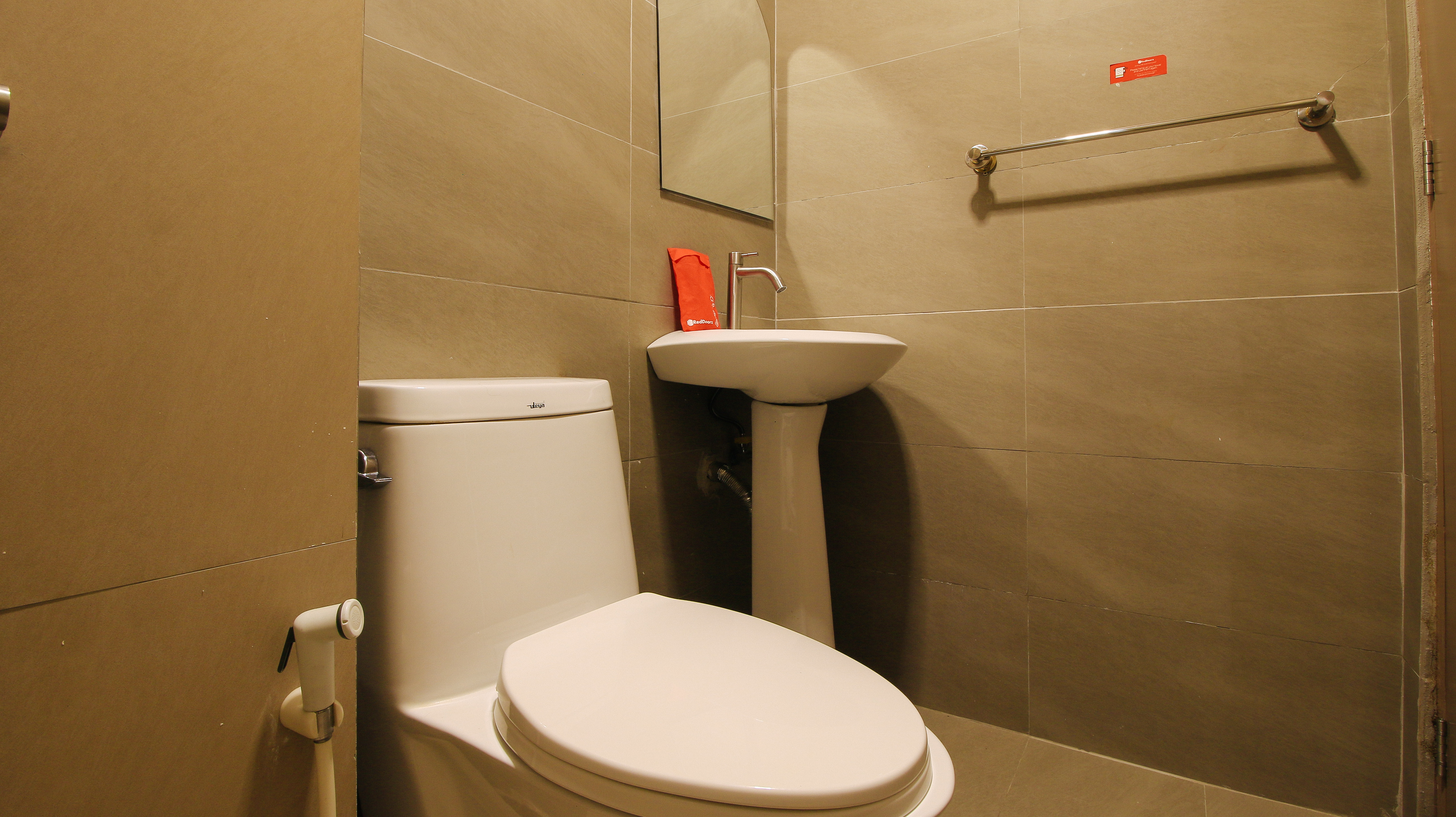 Standard, Double Bed, RedDoorz Plus @ San Marcelino Malate 5/6
