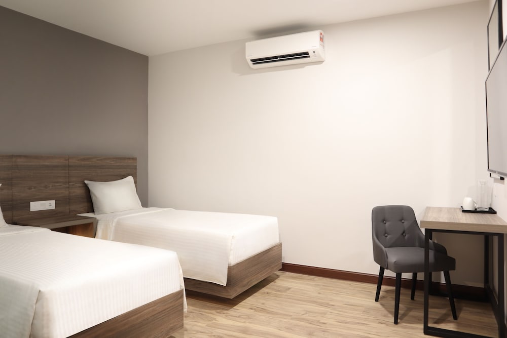 Aces Hotel 15/32