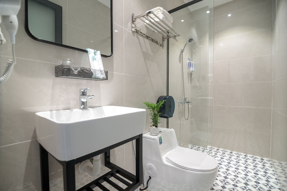 Bin Bin Hotel 16 - Near Bui Vien Walking Street 50/50