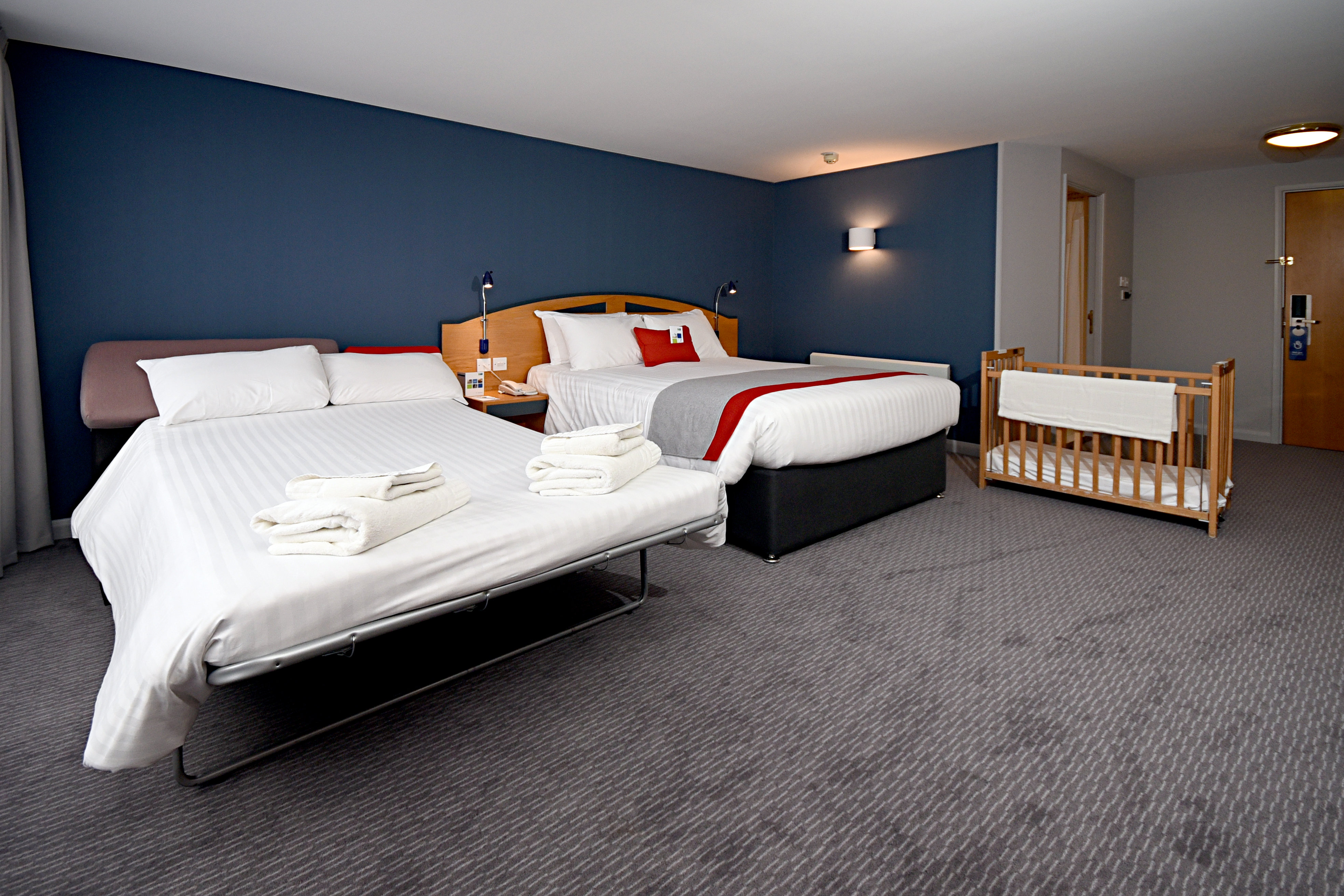 Holiday Inn Express Liverpool Royal Albert Dock 34/76