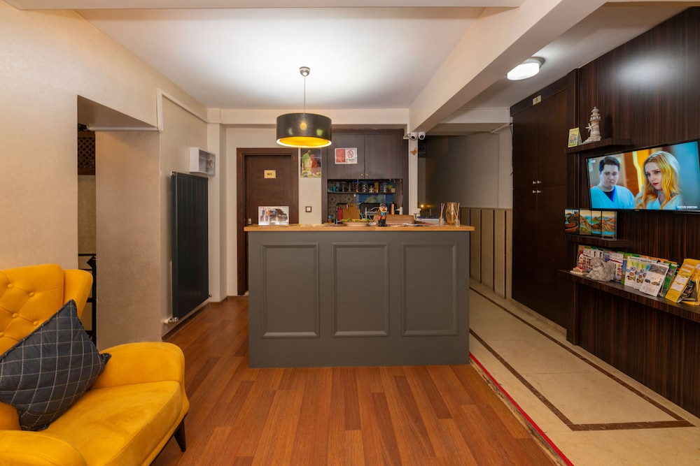 Opera House Hotel 10/64
