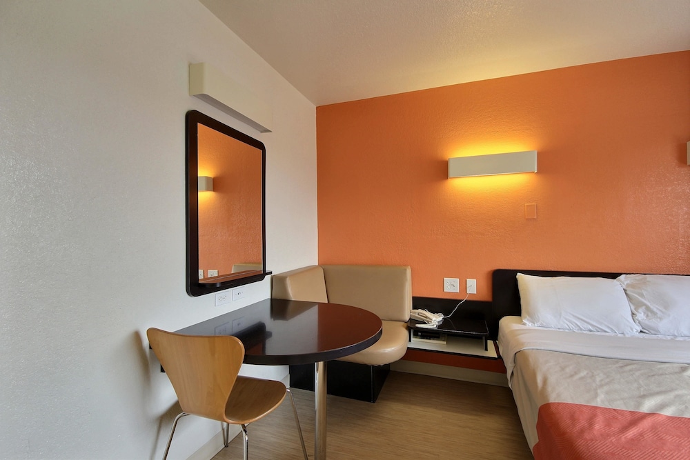Motel6 San Marcos, TX 18/49