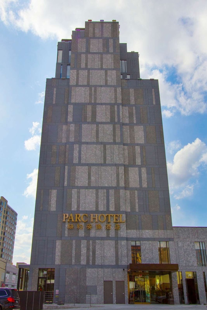 The Parc Hotel 1/36