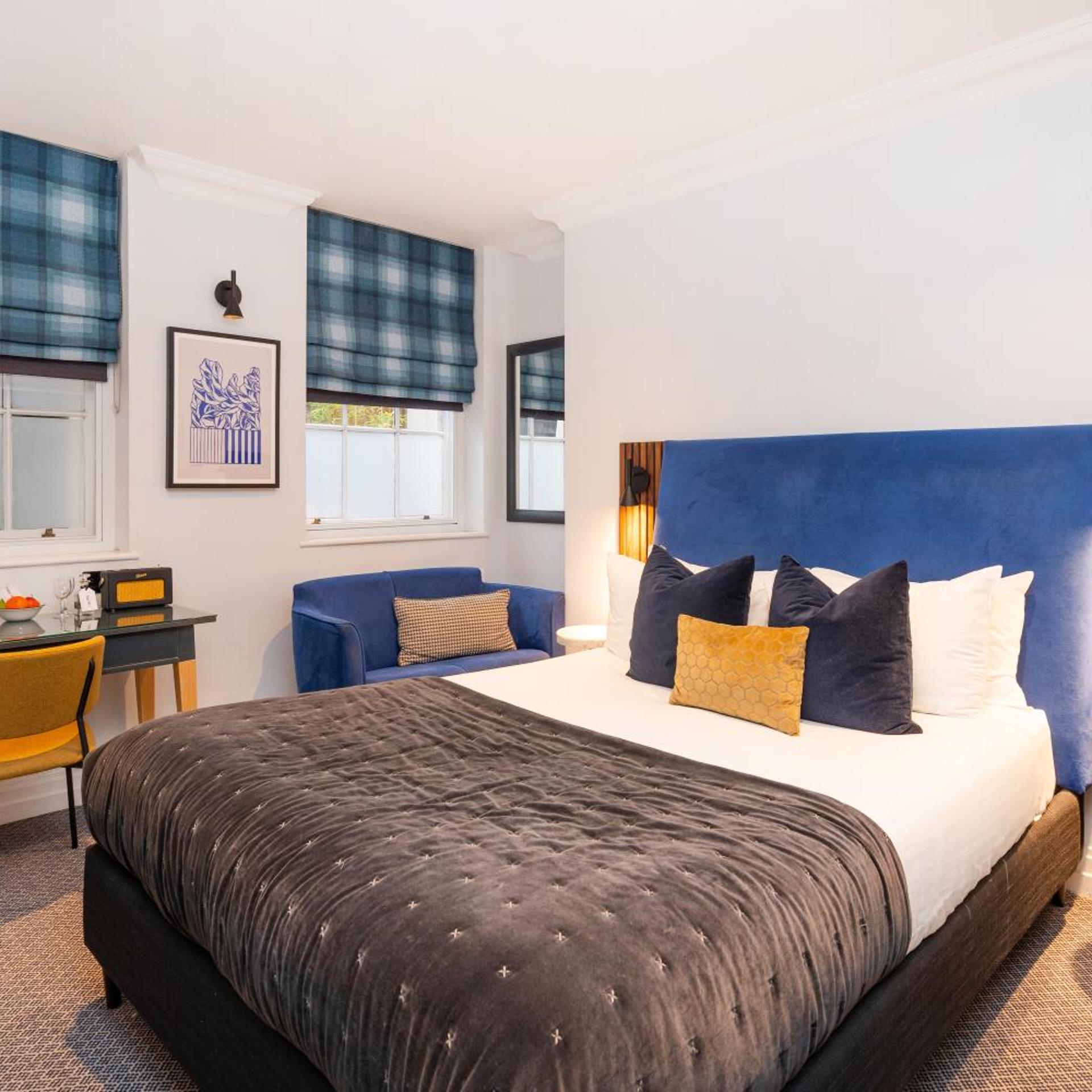 Superior, Basement, Double Bed، Berkeley Square Hotel 2/9