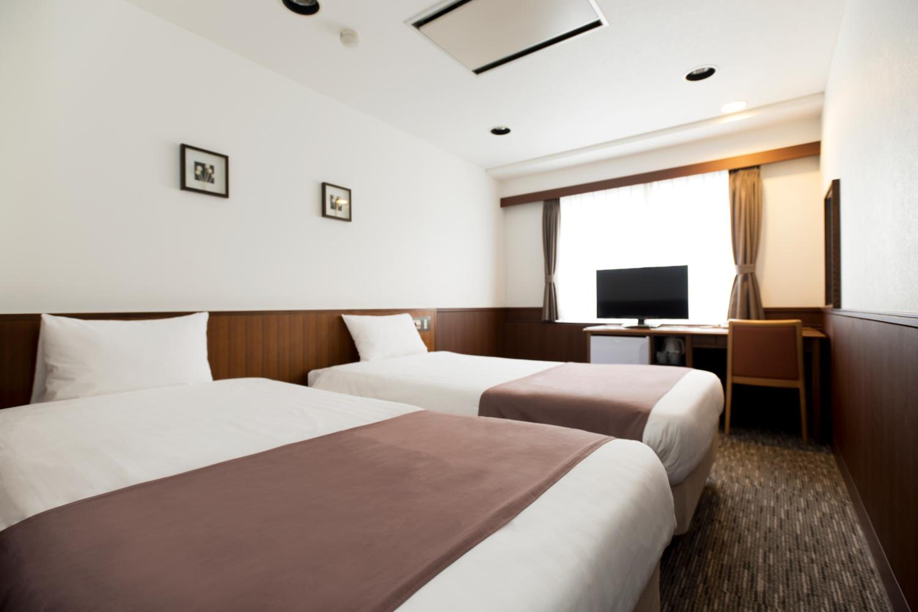 ECONOMY, TWIN BEDS