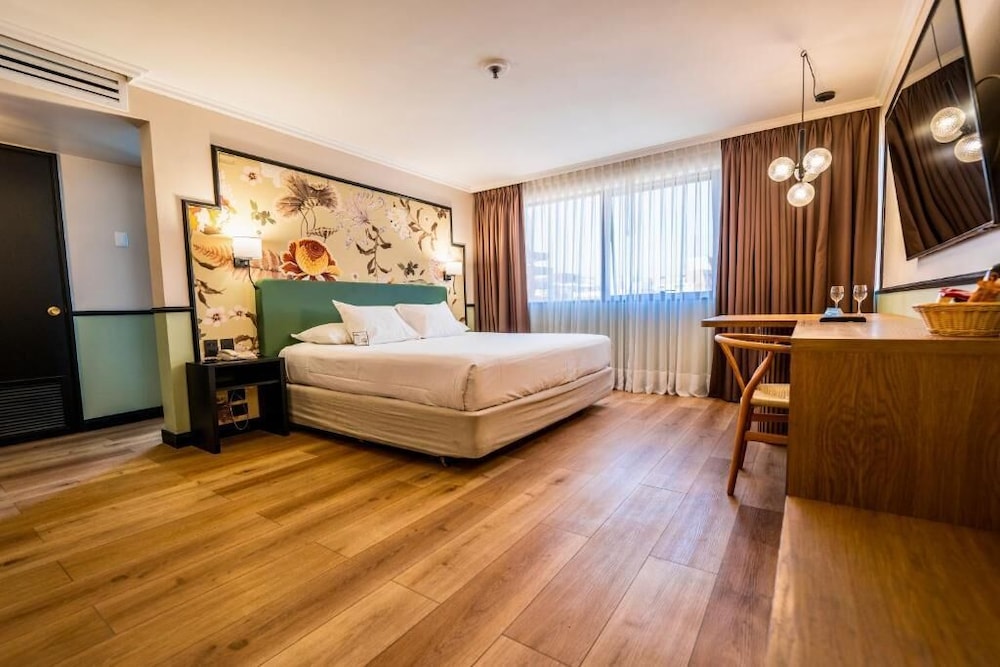 Superior, King Bed