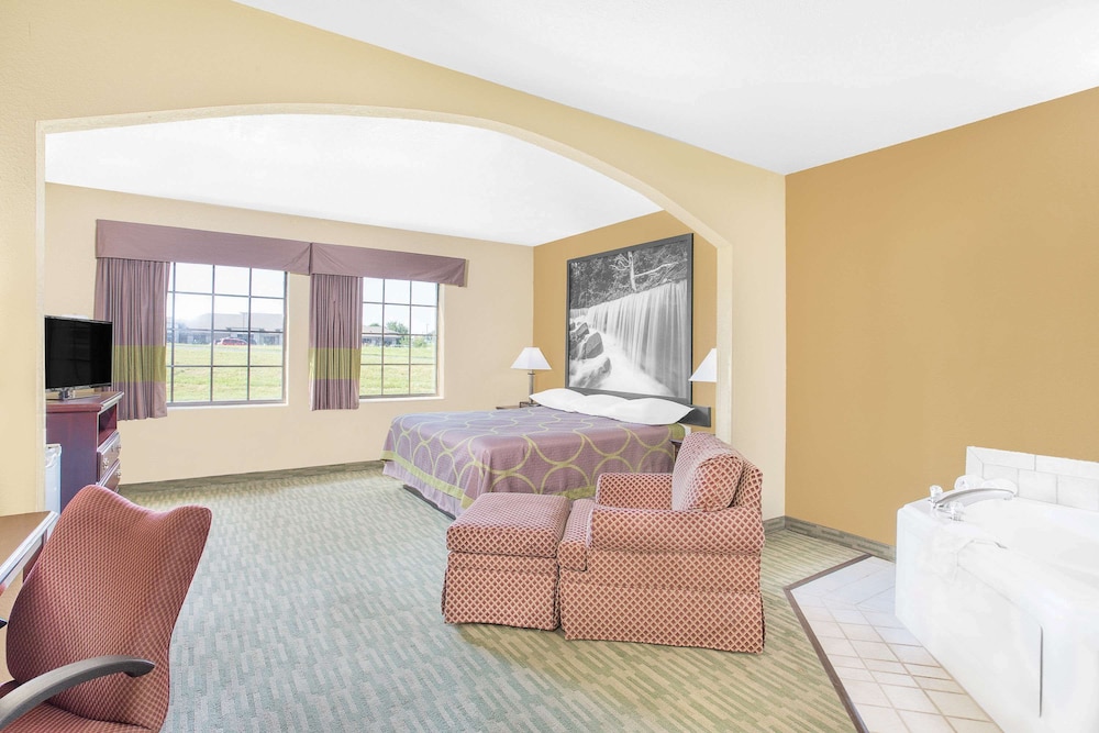 Super 8 by Wyndham Nixa/Springfield Area 24/39