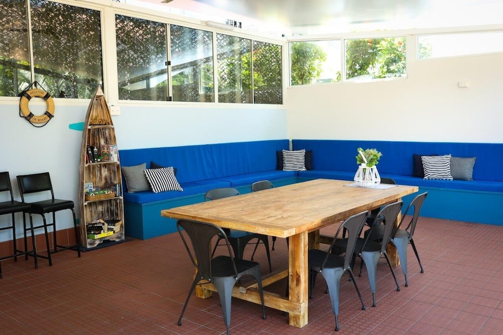 WHITE CREST LUXURY APARTMENTS 33/50
