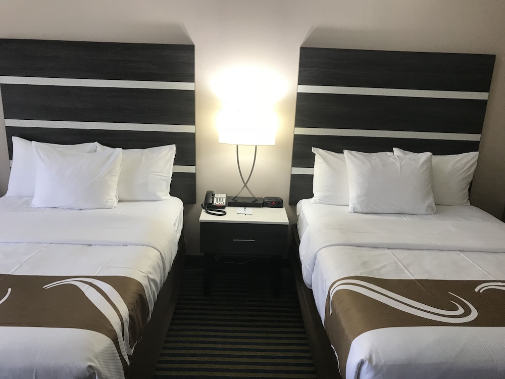 Quality Inn Savannah I 95 19/41