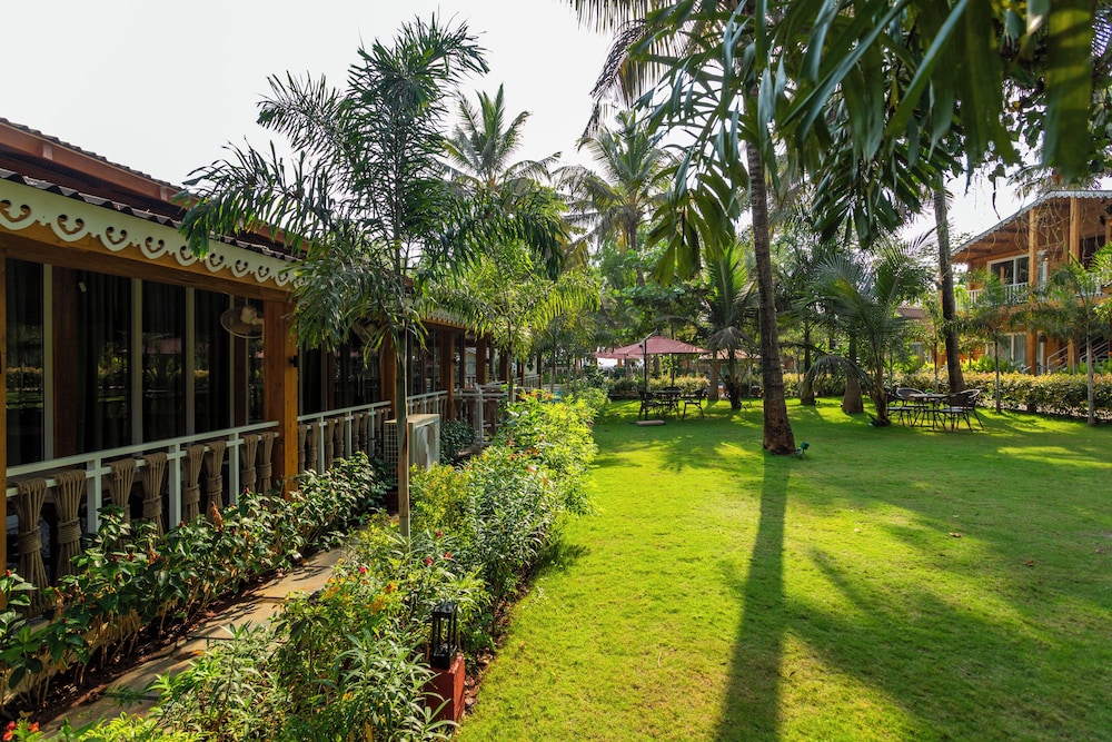 Aralea Beach Resort by Stone Wood Morjim 28/47