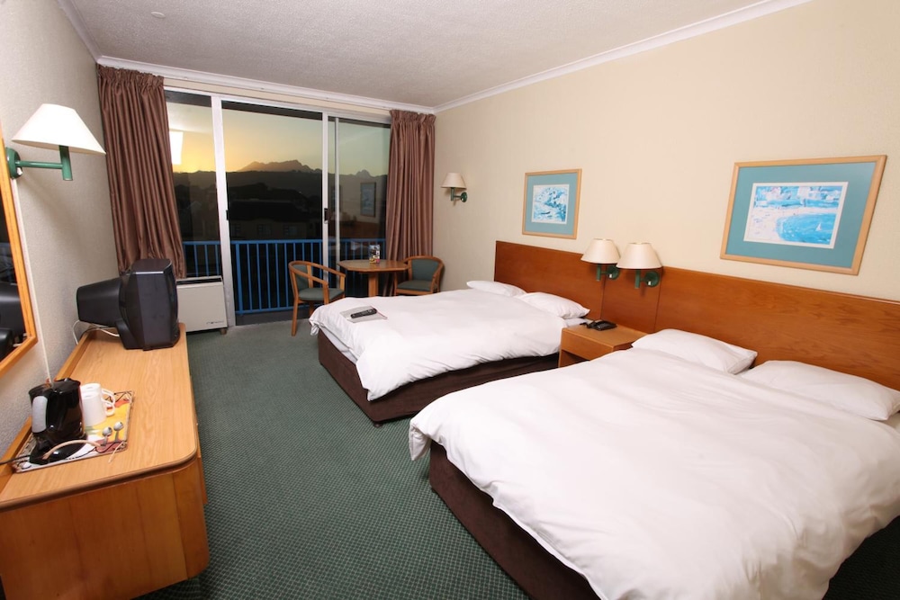 Wilderness Beach Hotel 23/65