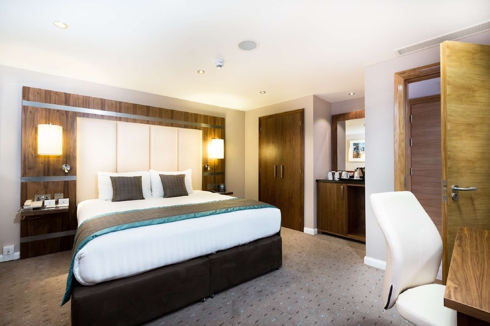 Doubletree By Hilton Milton Keynes 17/83
