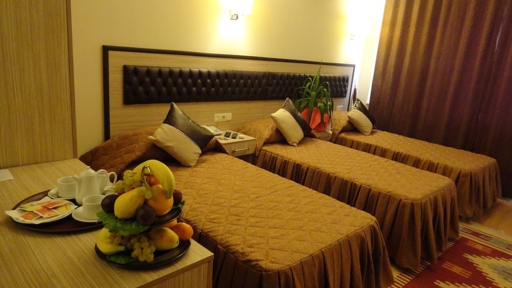 TUGRA HOTEL 43/65