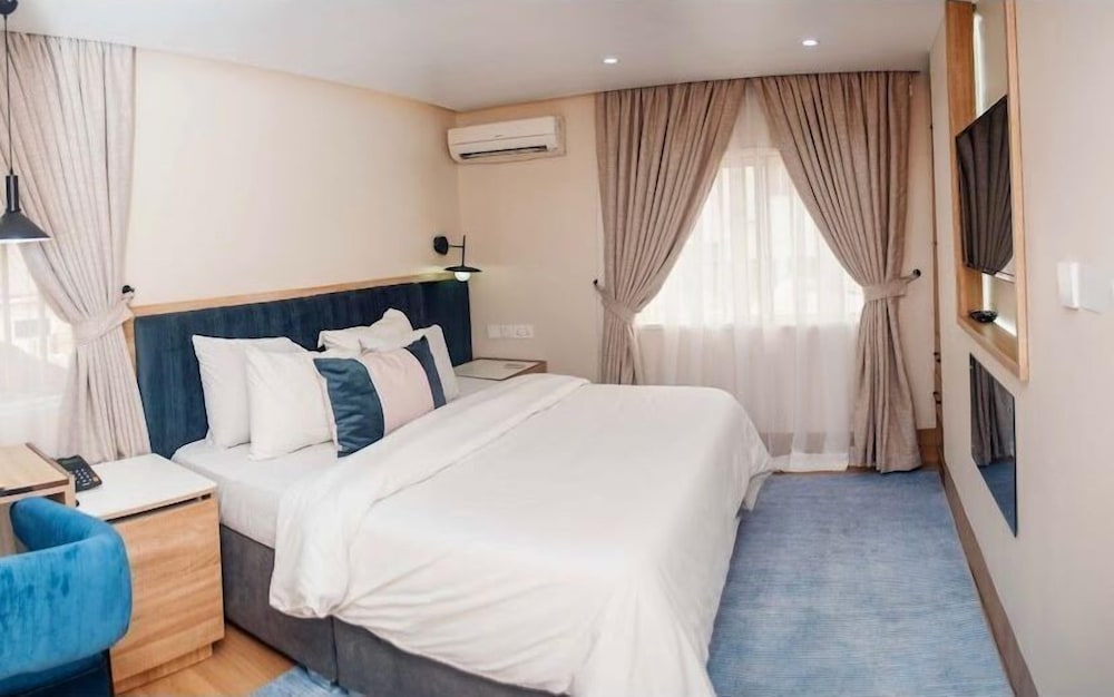 PREMIUM, KING BED, CITY VIEW