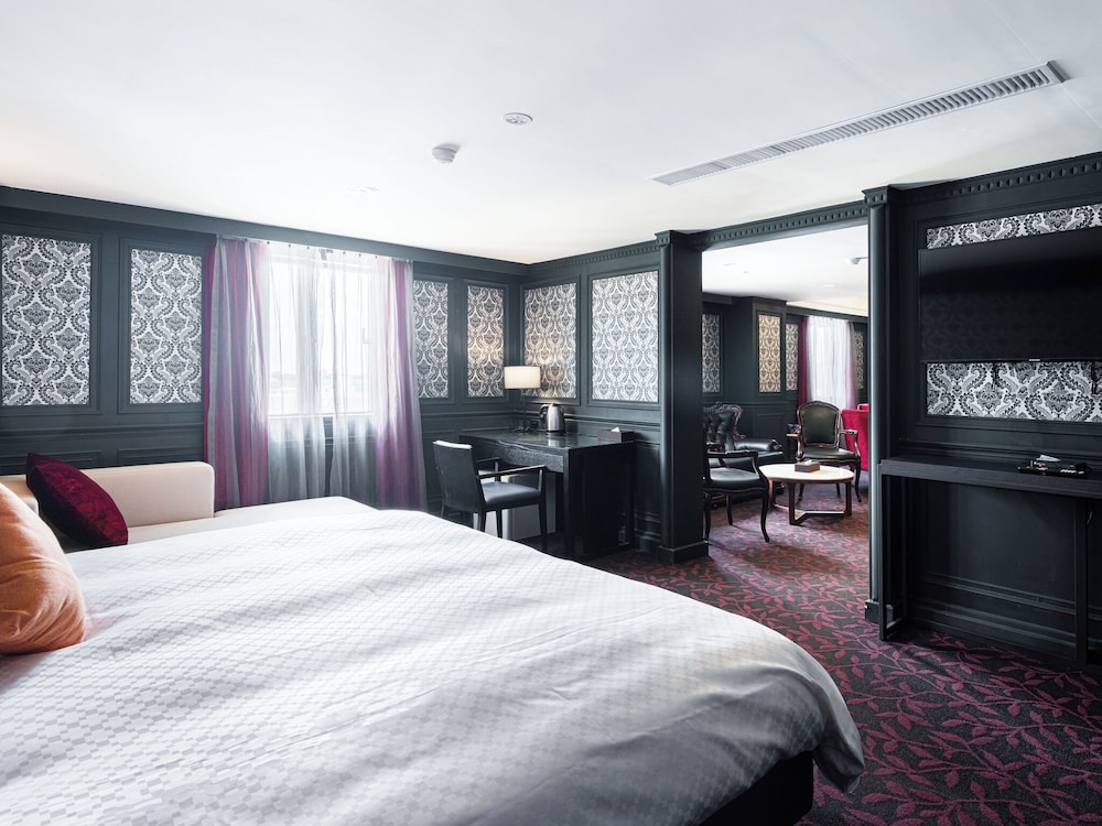 Presidential, Studio, Suite, King Bed, City View, Sauna