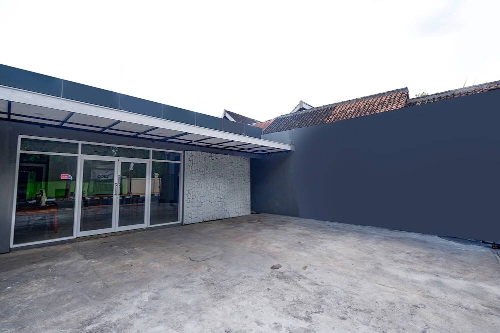 OYO 2055 Perdana Kasih 47/50