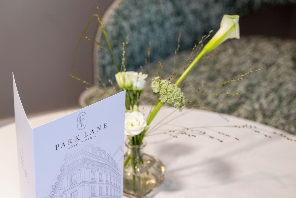 PARK LANE(Formerly the ROCHAMBEAU) 34/60