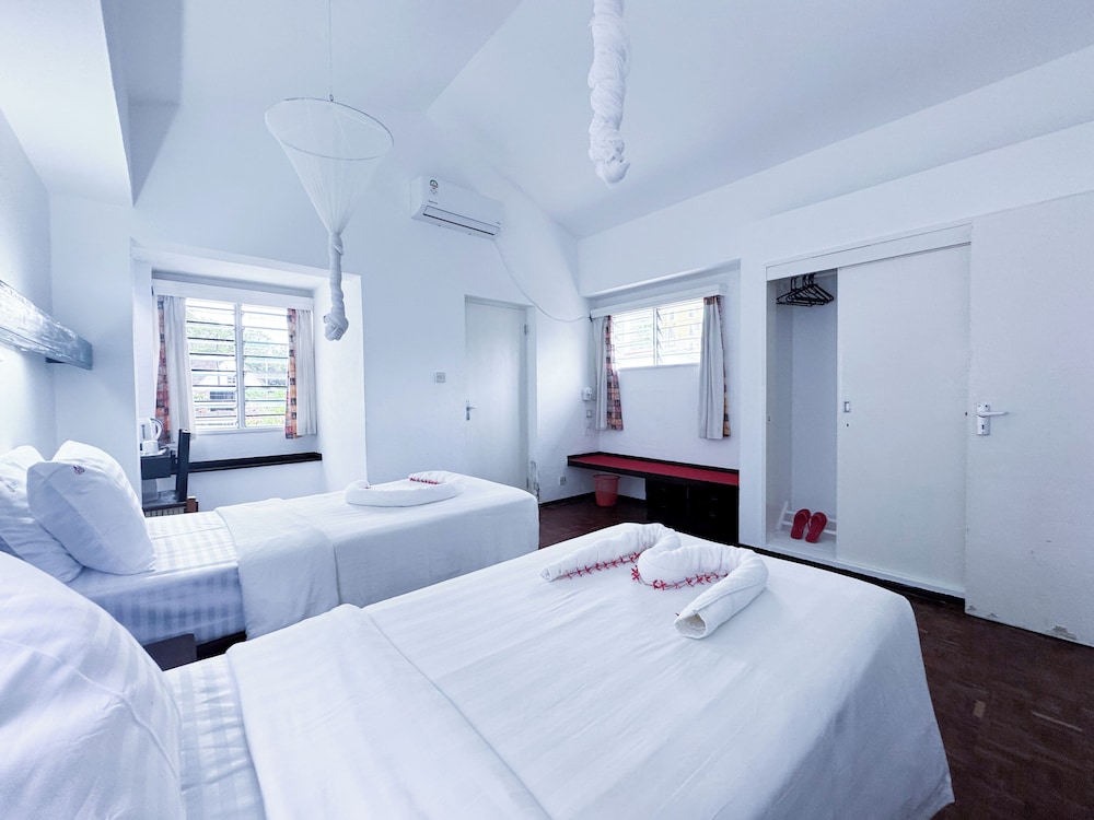 Milele Beach Hotel 11/50