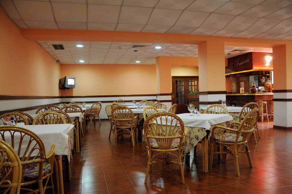 restaurant-cafeteria