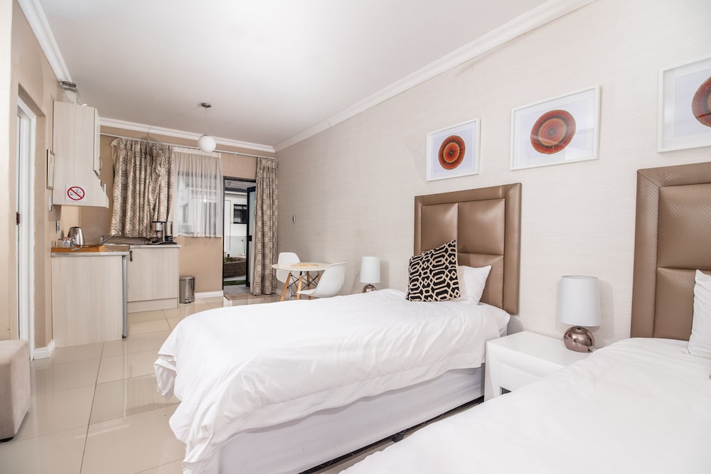 Cashmere Suites 12/50