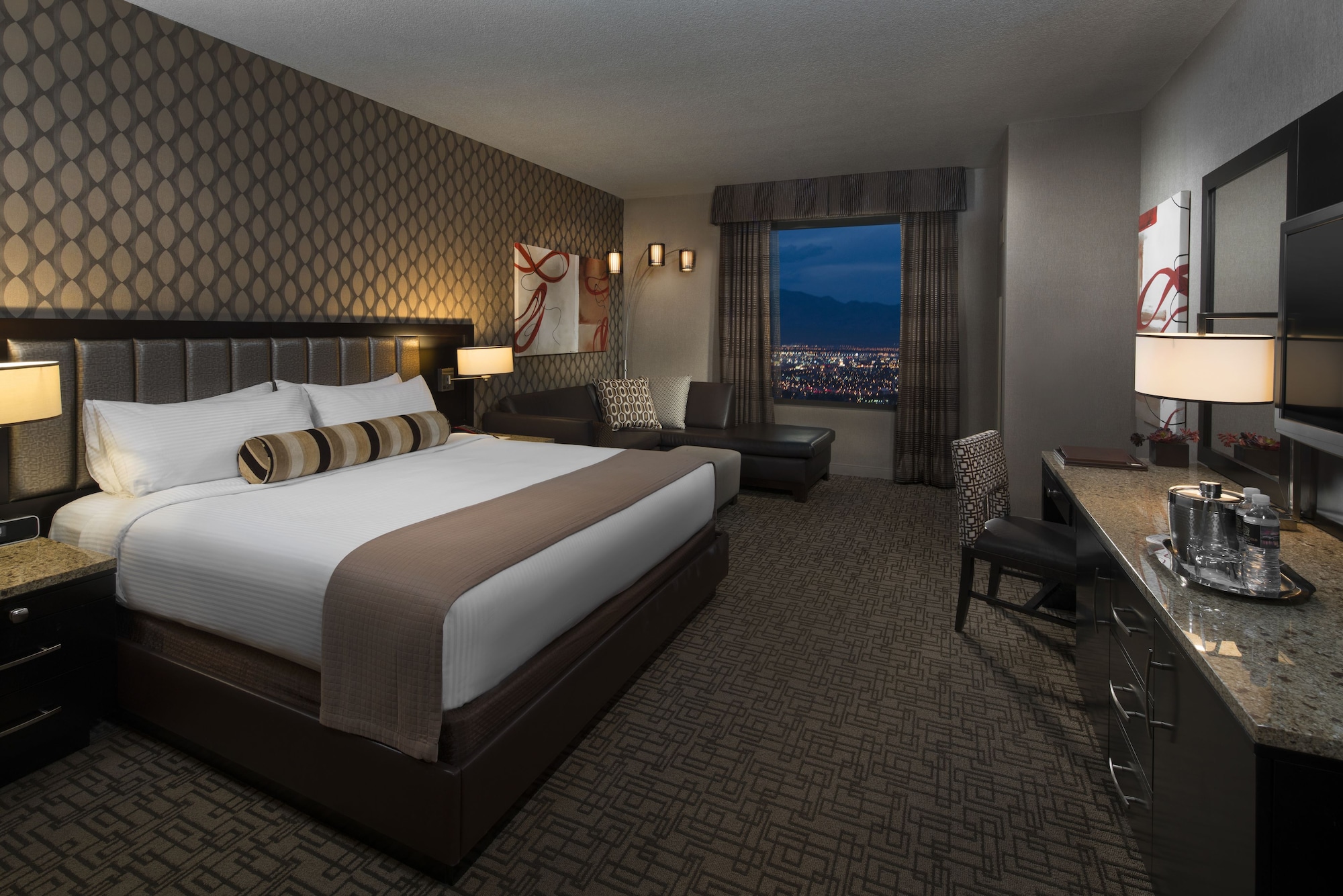 DELUXE, KING BED, GOLD TOWER