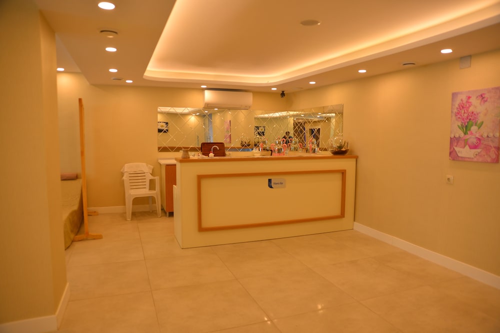 Marpessa Blue Beach Hotel 7/50