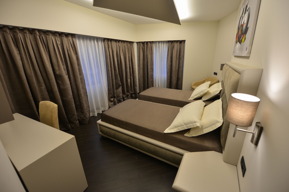 PETIT HOTEL ELITA 15/38