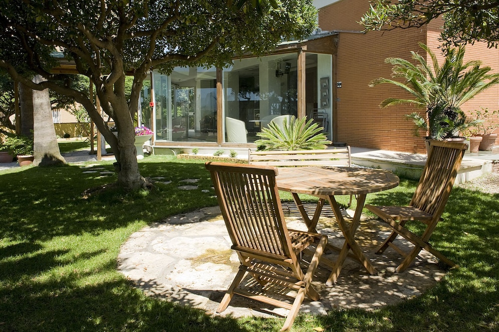 Hotel La Riva 56/63